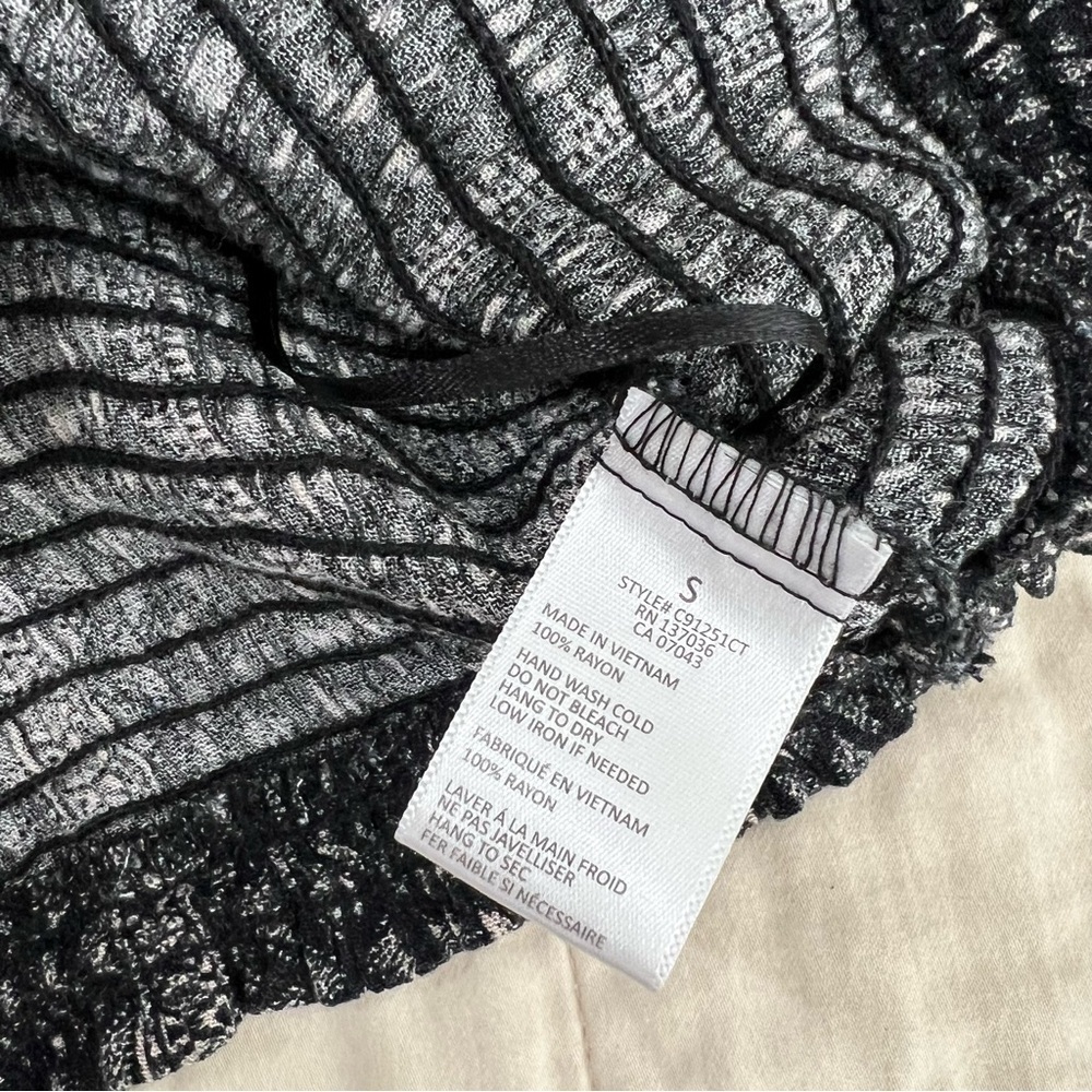 Paper Crane 2 Piece Black Set Size Small - Picture 4 of 16